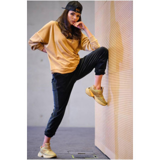 Crne trenirke od velura s manžetama za žene