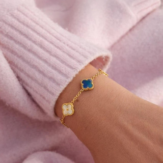 Pozlaćena narukvica s djetelinama s četiri lista